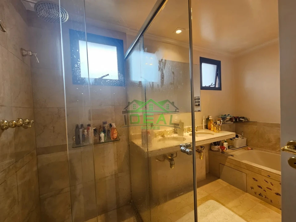 Apartamento de Alto Padrão  | 247m², 4 Suítes, 4 Vagas