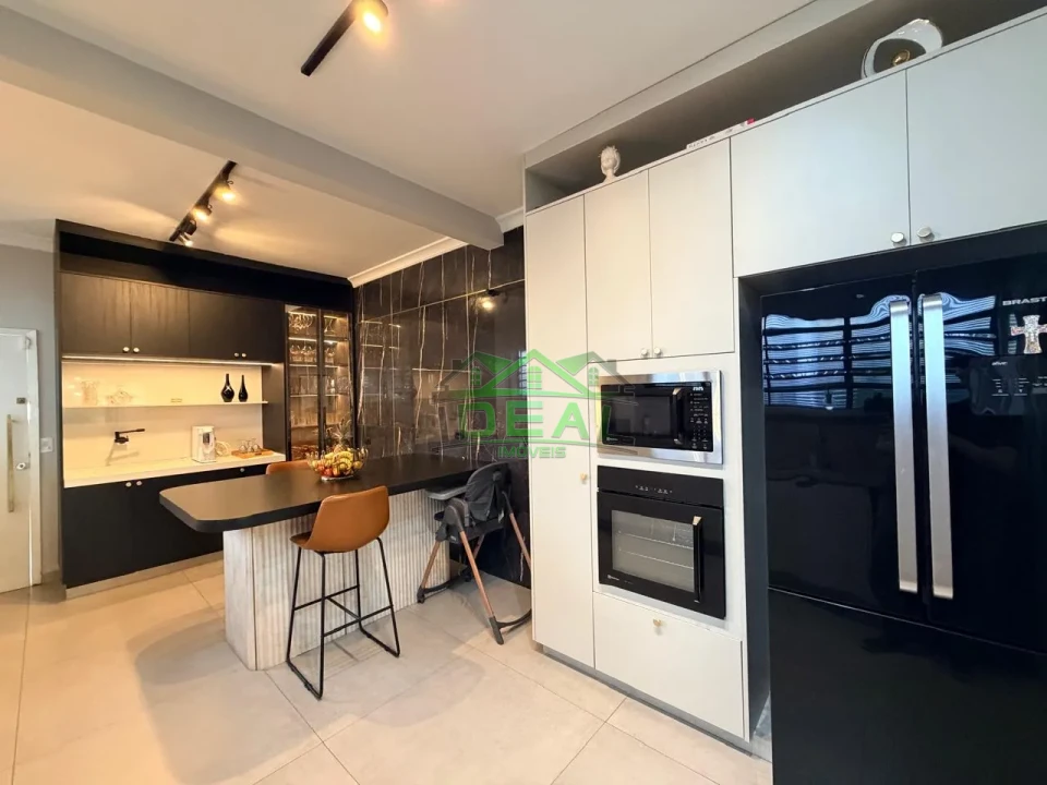 Casa Térrea para Venda na Lapa, 3 dorm(s), 3 suite(s), 4 vaga(s), 276 m²AC e 592AT