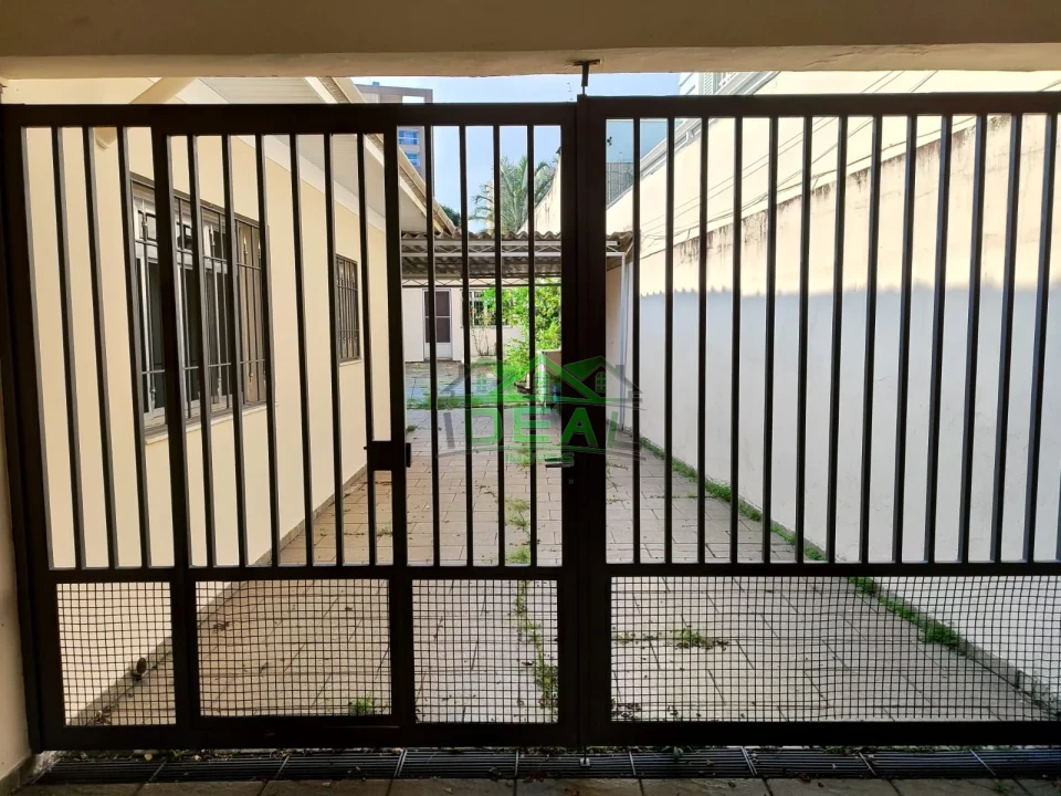 Imagens do imóveis Casa Térrea no Alto da Lapa, com 3 dormitórios