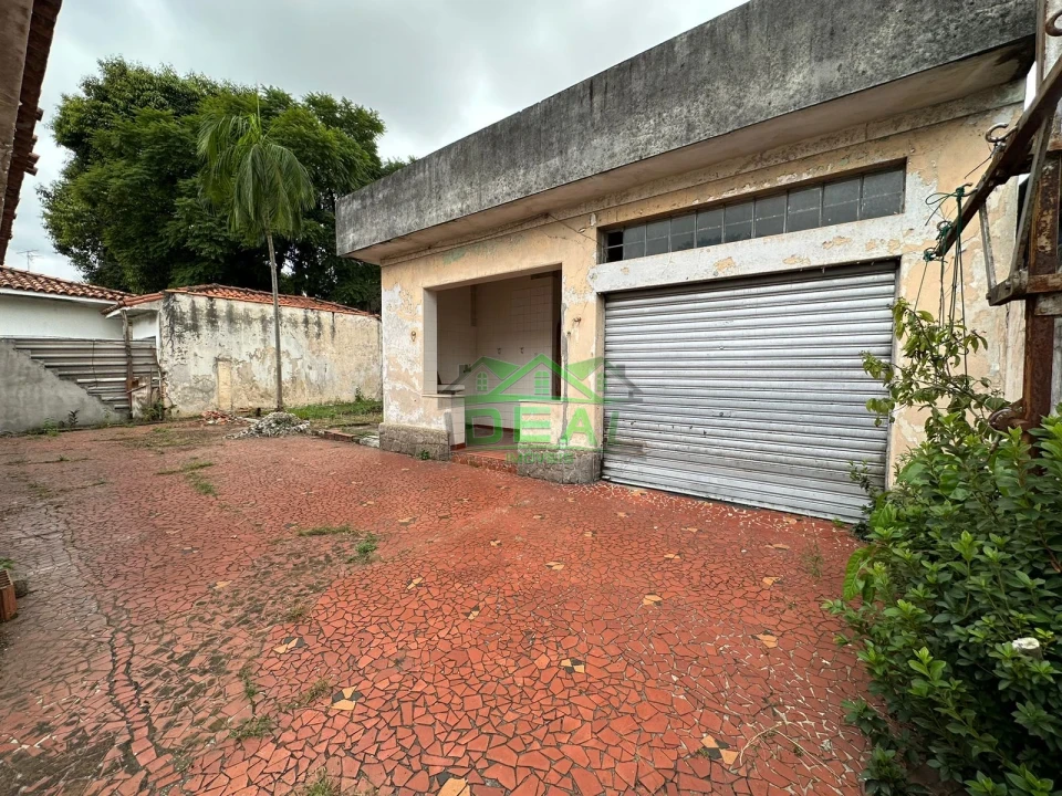 Casa Térrea à Venda para Reforma em Localização Privilegiada | 650 m²