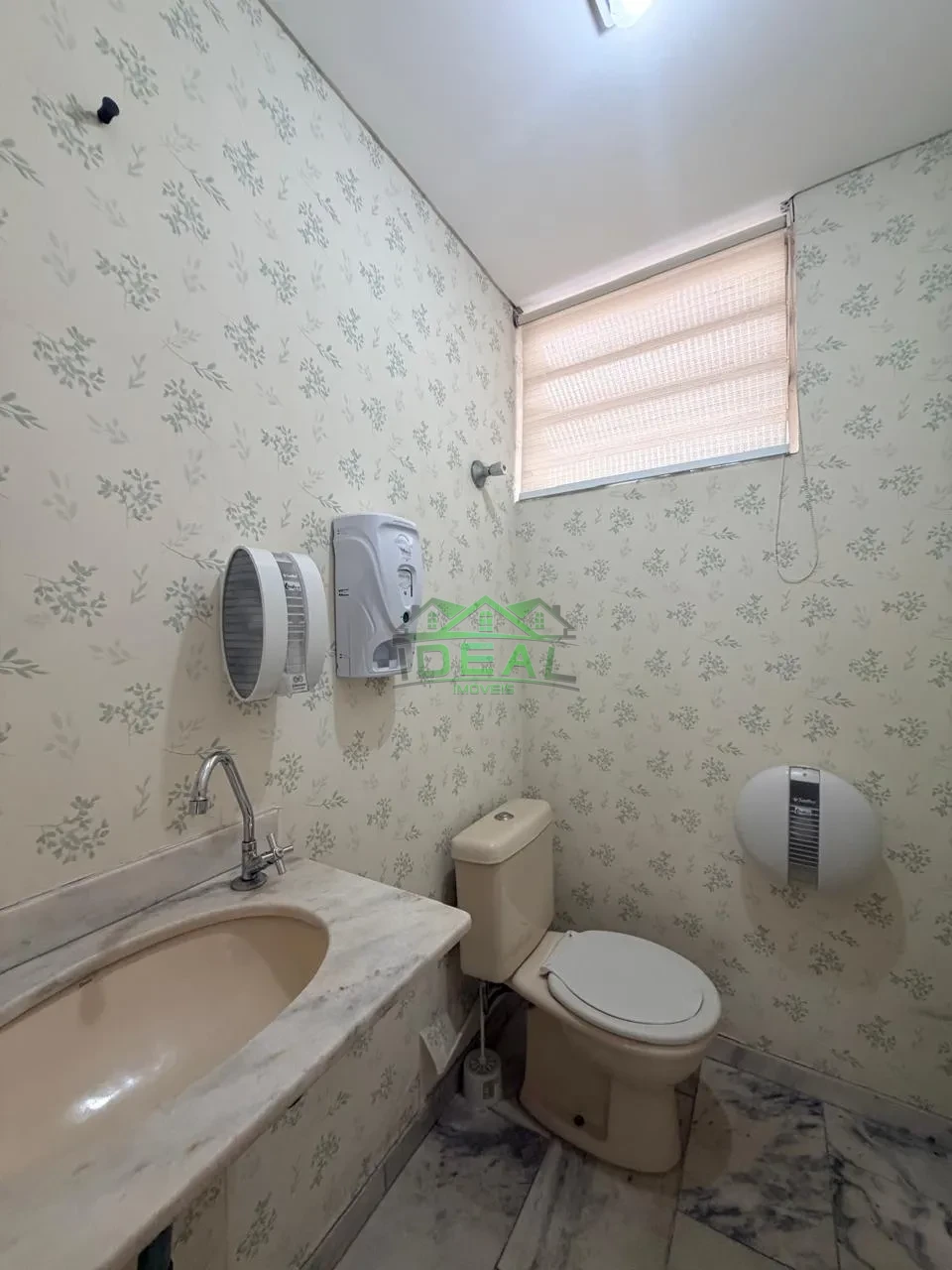 Imagens do imóveis Sobrado Comercial de Alto Padrão para Locação | 425m² | Estrutura Versátil para Clínicas, Laboratórios, Escolas e Serviços