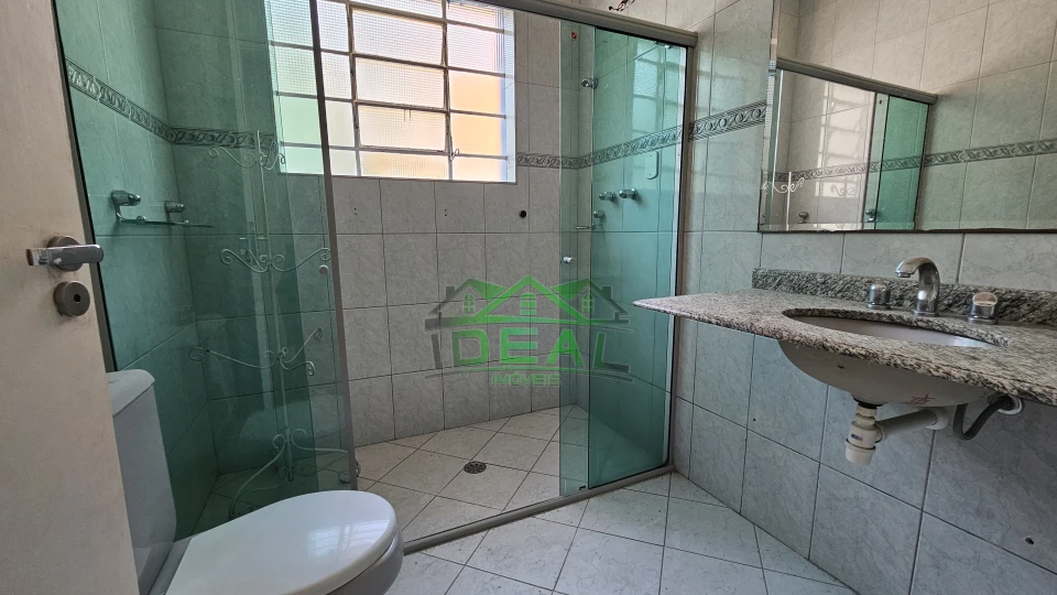 Casa Térrea para Locação no Alto da Lapa, 3 dorms, 1 suite, 5 vagas, 270 m²
