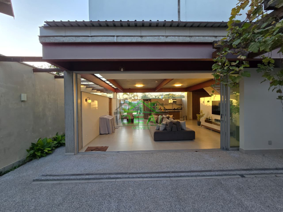 Nova casa de arquiteto à venda no Alto da Lapa!