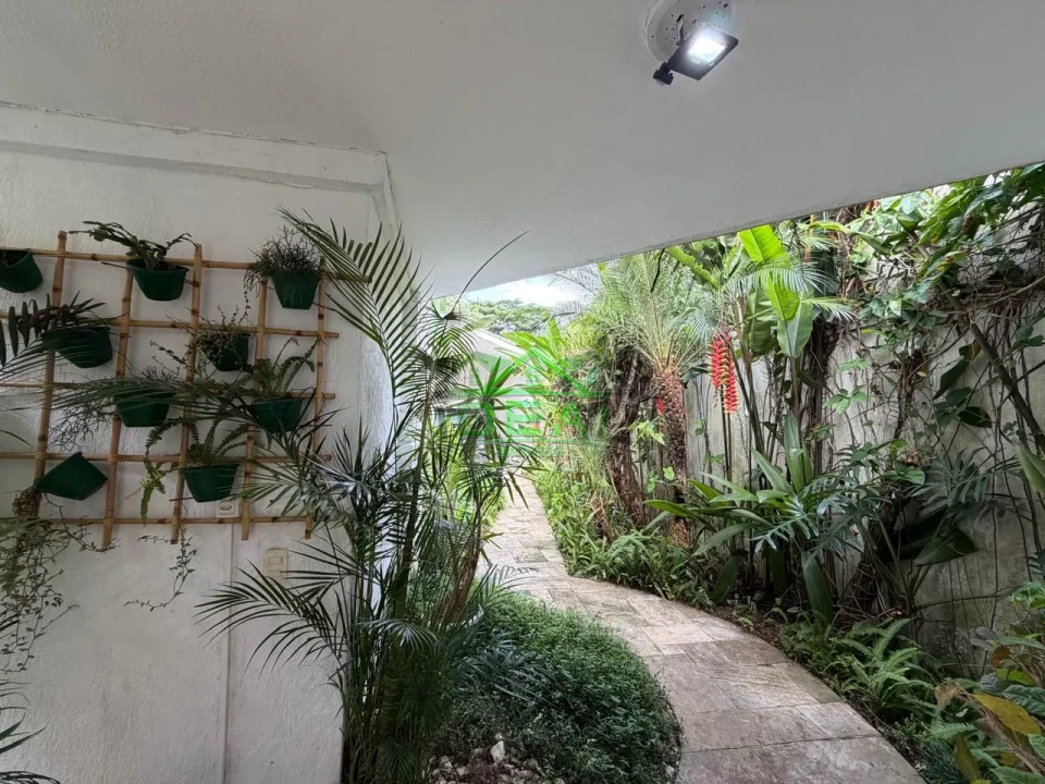 Imagens do imóveis Incomparavel Casa na Vila Madalena, 5 Suítes, 4 Vagas, Quintal e Churrasqueira