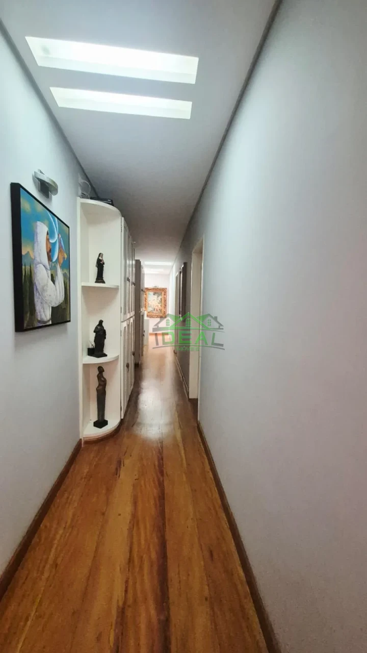 Imagens do imóveis Linda Casa com 4 suítes,6 vagas de garagem . Lazer completo