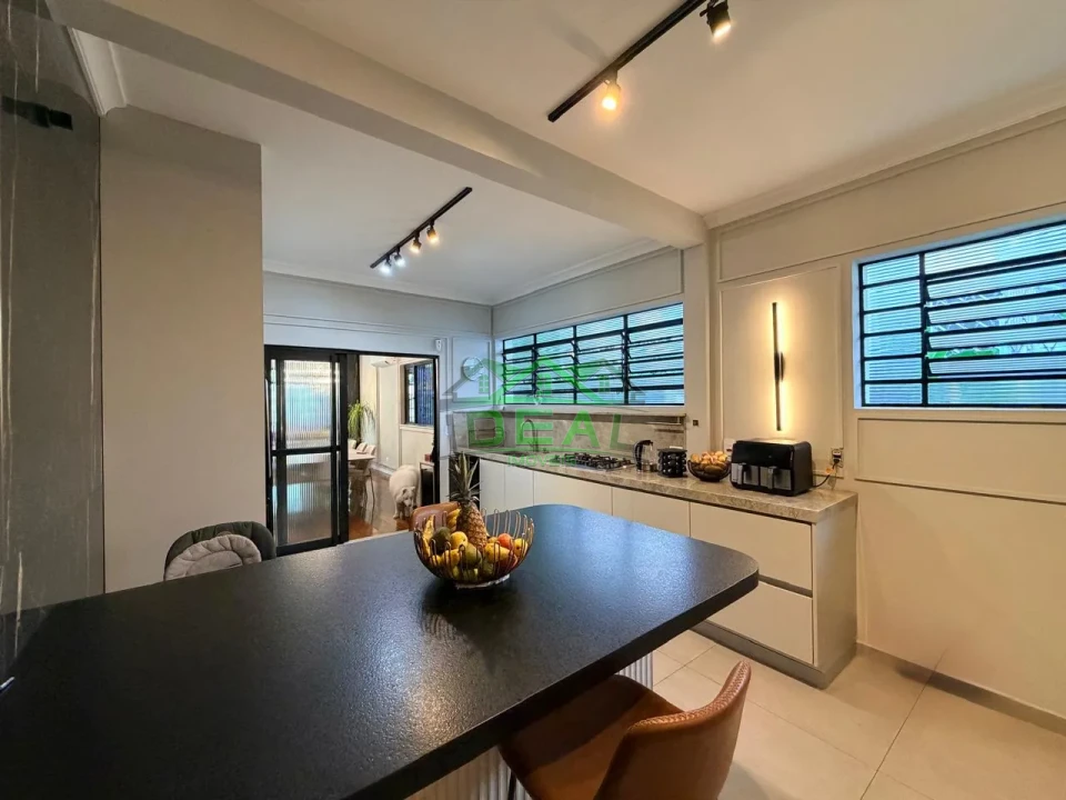 Casa Térrea para Venda na Lapa, 3 dorm(s), 3 suite(s), 4 vaga(s), 276 m²AC e 592AT
