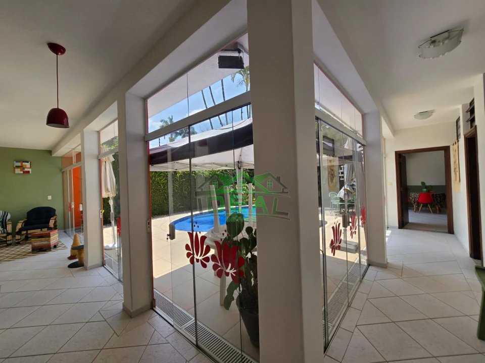 Casa Térrea para Venda no Alto de Pinheiros, 4 Dorms, 2 Suítes e 6 Vagas