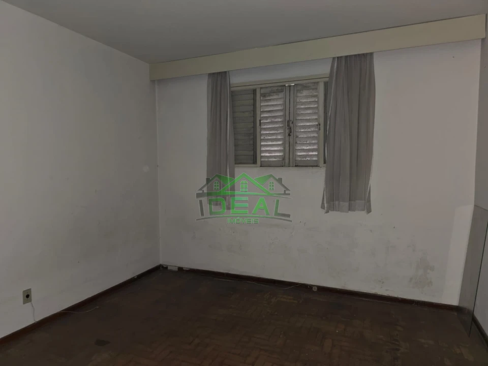 Casa Térrea disponível para Venda, com possibilidade de uso comercial ou residencial, localizada na Lapa.