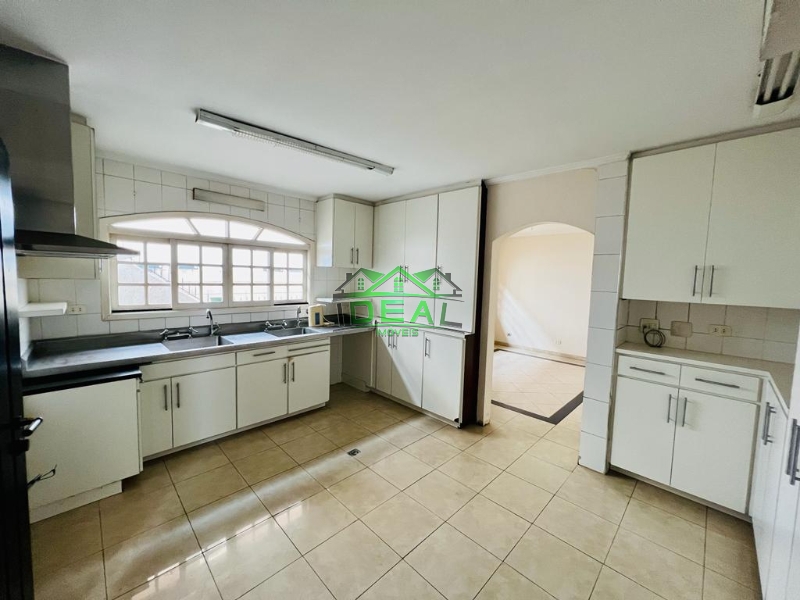 Casa Térrea para Locação no Boaçava, 4 suítes, 3 vagas, 327 m, 773 m