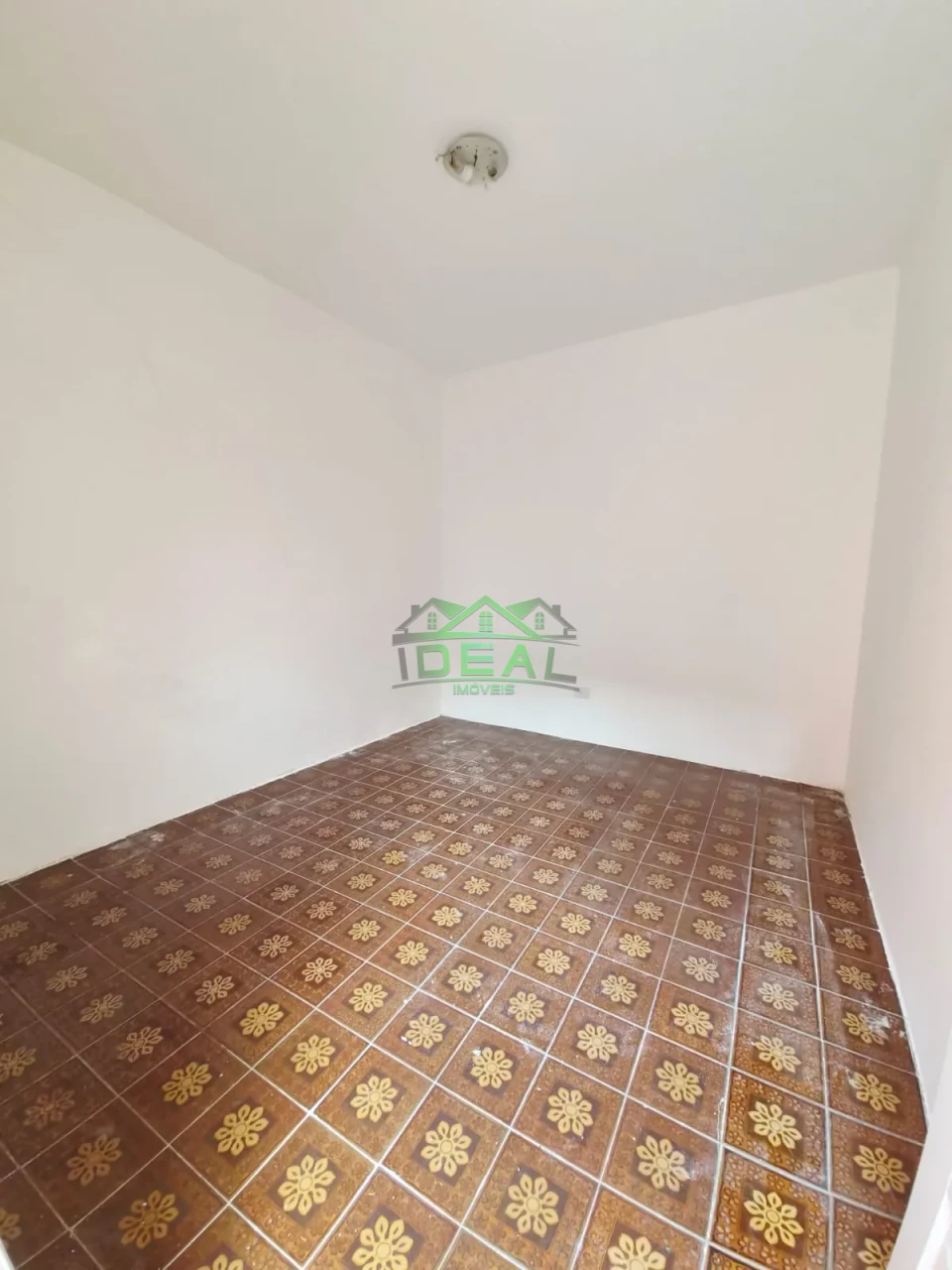 Imagens do imóveis Casa para locação, com 3 dormitórios, 2 vagas, Próximo ao MC DONALDS , na Cerro Corá