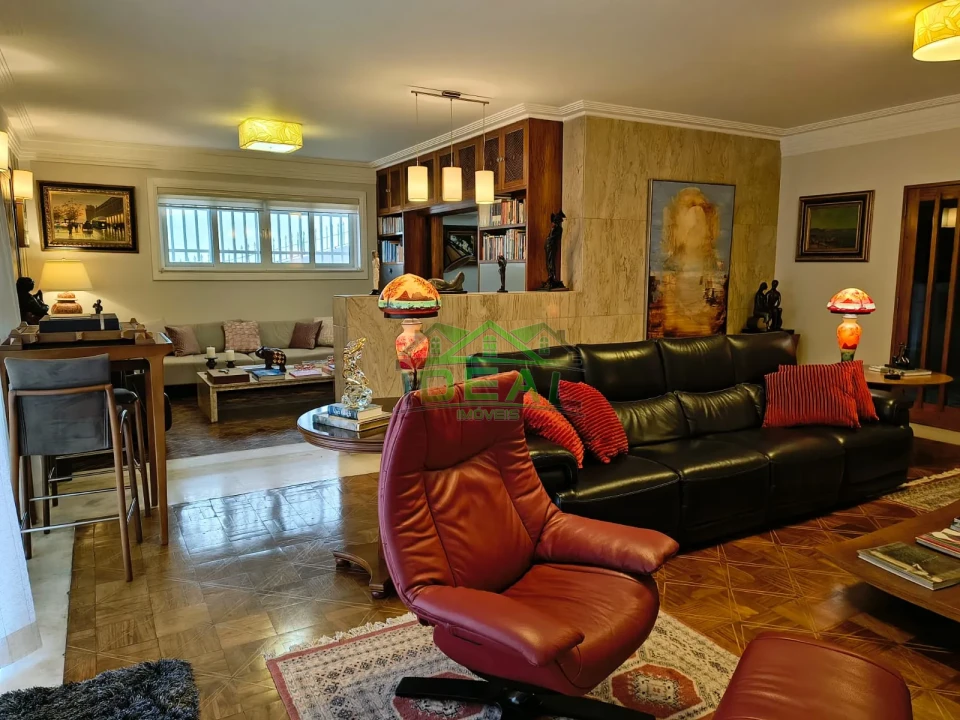 Imagens do imóveis Linda Casa com 4 suítes,6 vagas de garagem . Lazer completo