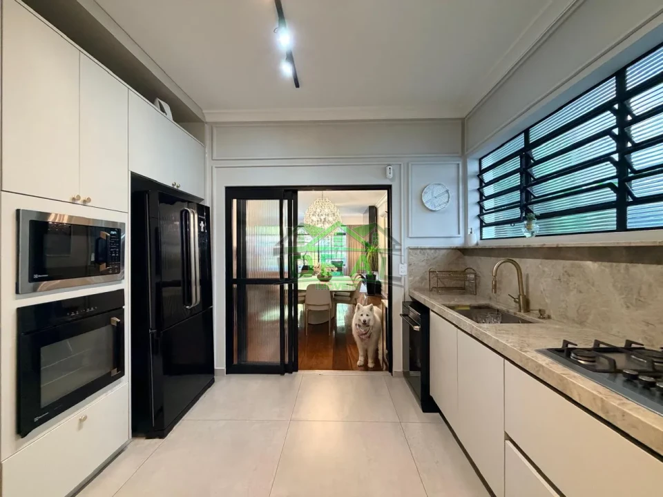 Casa Térrea para Venda na Lapa, 3 dorm(s), 3 suite(s), 4 vaga(s), 276 m²AC e 592AT