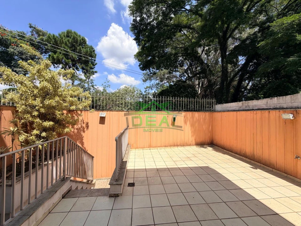 Imagens do imóveis Espaçoso Sobrado para Venda no Alto da Lapa, 4 suítes, 6 Banheiros e 6 Vagas