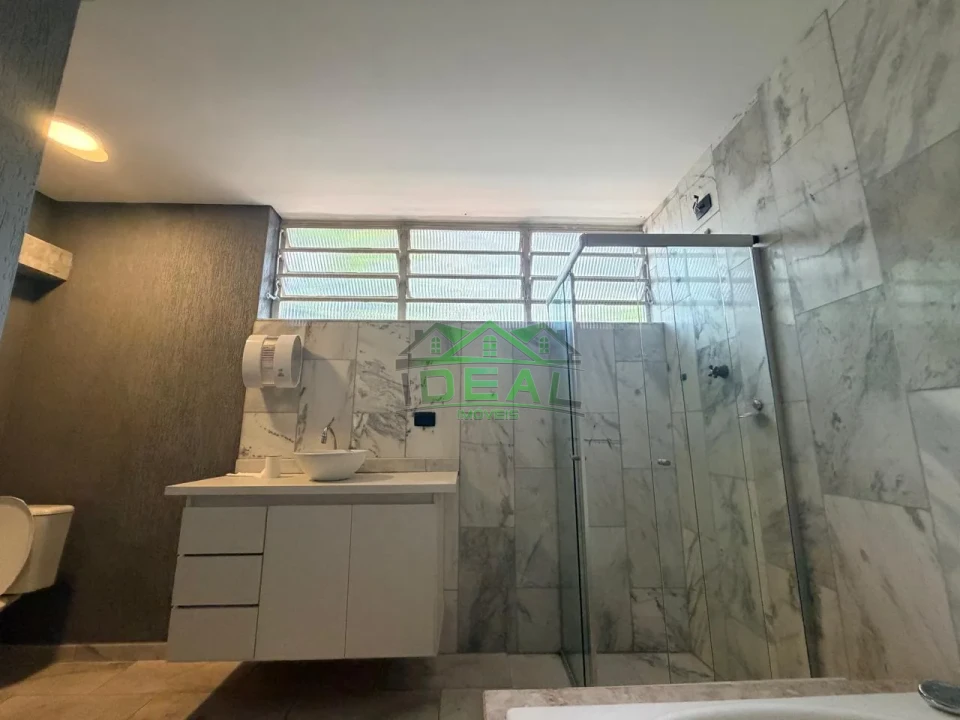 Imagens do imóveis Sobrado Comercial de Alto Padrão para Locação | 425m² | Estrutura Versátil para Clínicas, Laboratórios, Escolas e Serviços