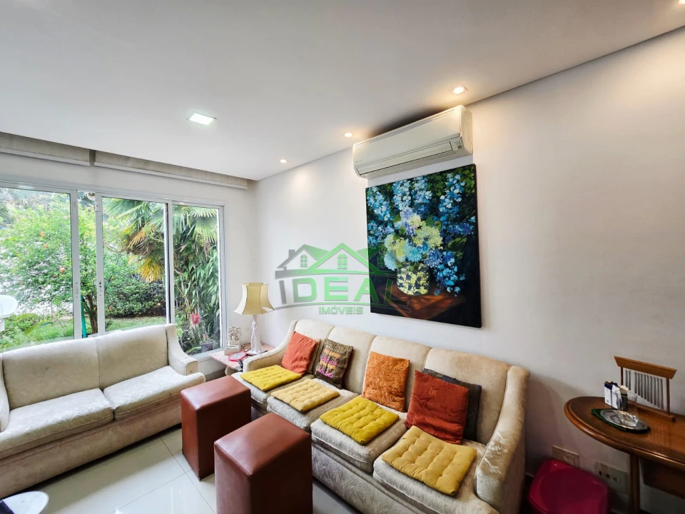 Casa Térrea Reformada na City Lapa, 4 Suítes, 6 Vagas, Piscina e Churrasqueira