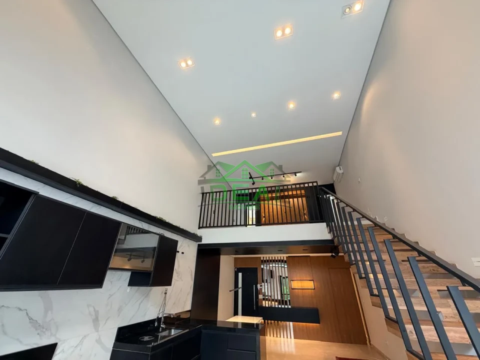 Sobrado Triplex com Pé-Direito Alto, Escritório e Terraço Gourmet no Alto da Lapa