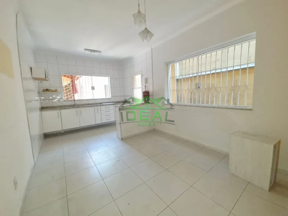 Sobrado para locação , 3 dormitórios sendo 1 Suíte, 2 vagas
