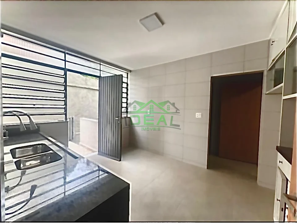 Sobrado para Locação ou Venda na Vila Mariana | 3 dormitórios sendo 1 suíte, 3 vagas