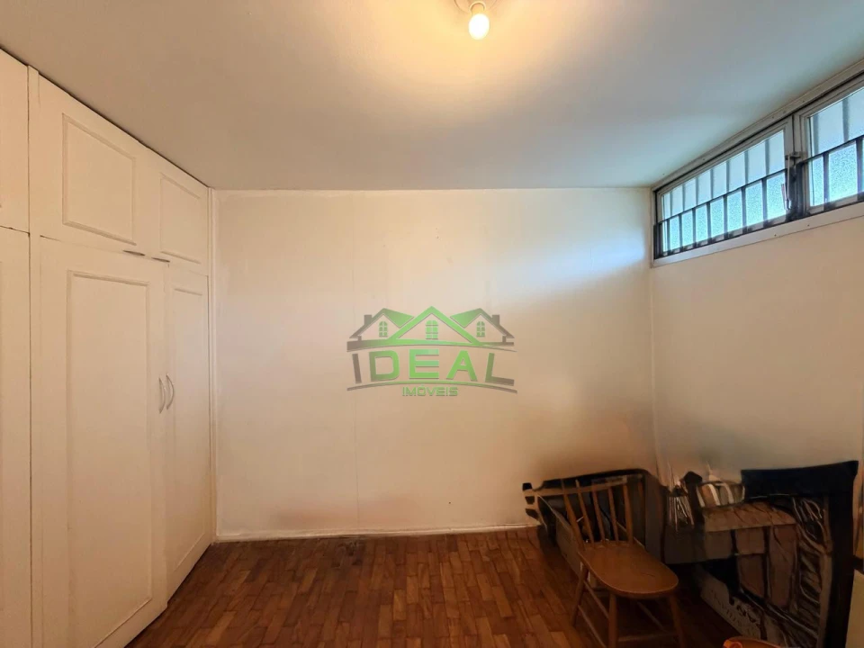 Casa para Venda no Alto de Pinheiros, 5 Dorms sendo 2 Suítes, 6 Vagas e Piscina