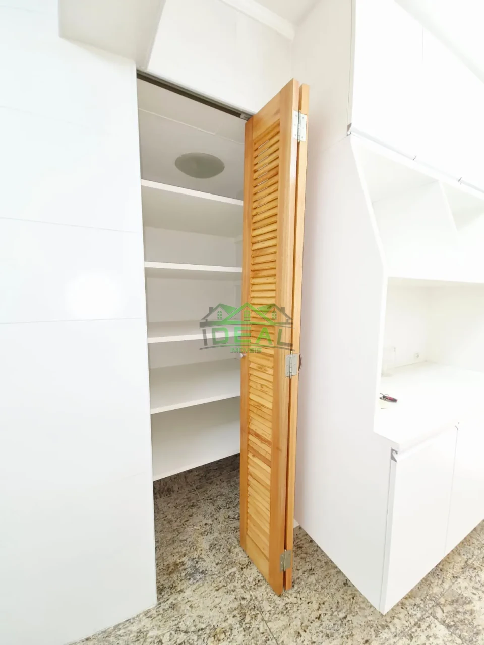 Apartamento para Locação, 3 suítes,2 vagas de garagem e uma vaga de visitante