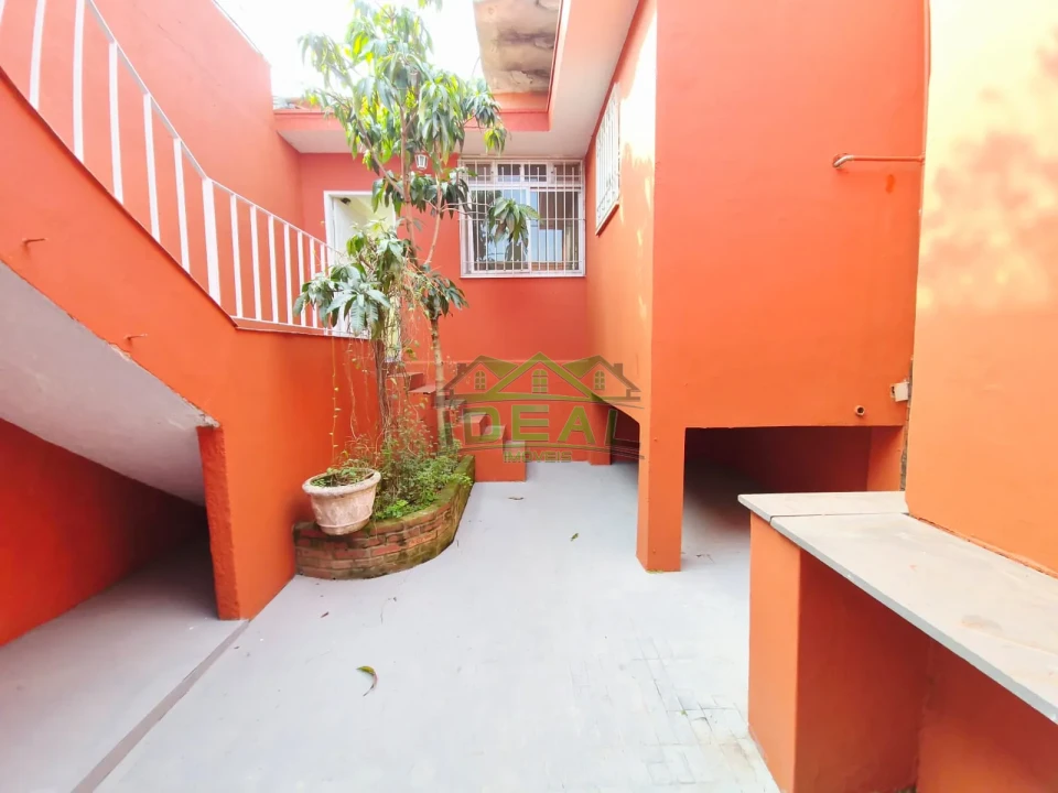 Imagens do imóveis Casa para locação, com 3 dormitórios, 2 vagas, Próximo ao MC DONALDS , na Cerro Corá