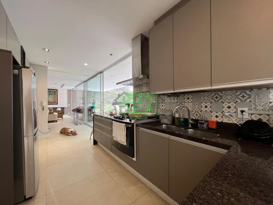 Imagens do imóveis Excelente Sobrado a Venda no Coração da City Lapa, 4Dormitórios sendo 2 suítes, 6 vagas