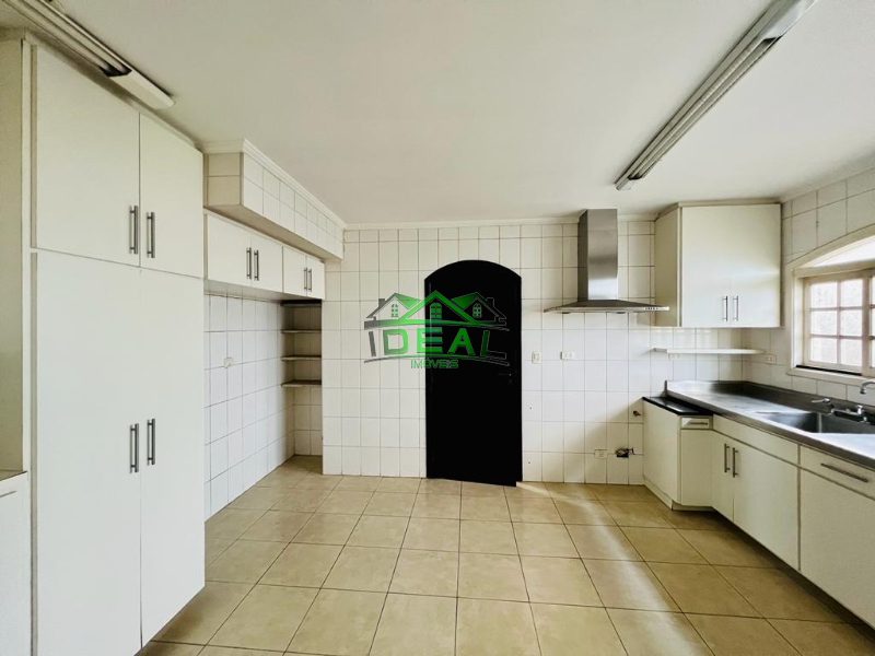 Casa Térrea para Locação no Boaçava, 4 suítes, 3 vagas, 327 m, 773 m
