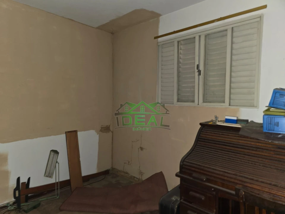 Casa Térrea disponível para Venda, com possibilidade de uso comercial ou residencial, localizada na Lapa.