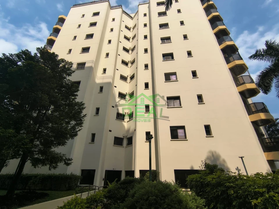 Apartamento a venda, Excelente Localização, 3 Dormitórios sendo 1 suíte, 2 vagas de garagem