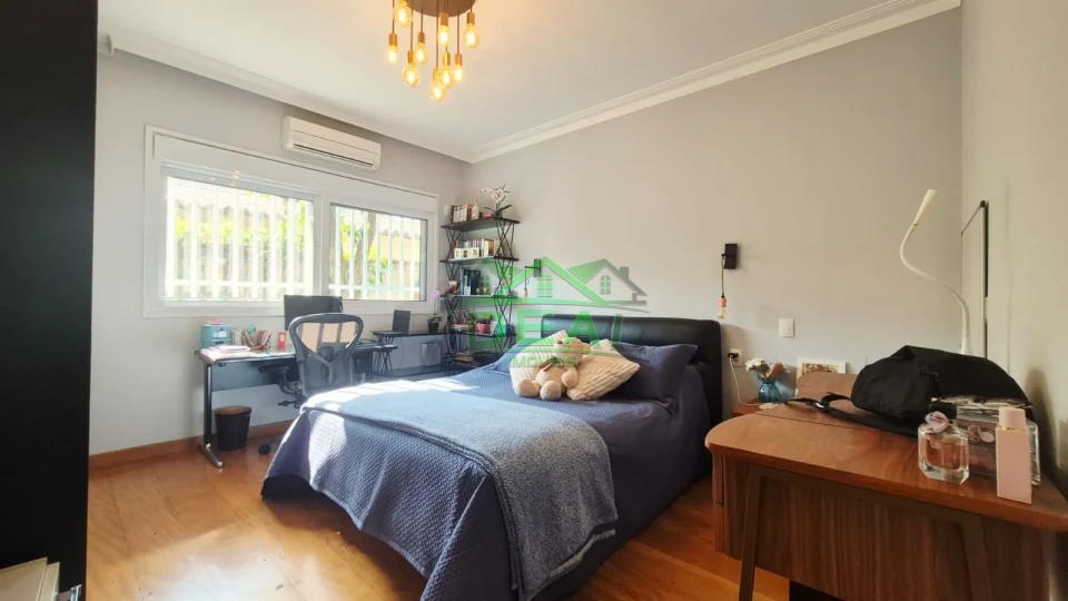 Imagens do imóveis Linda Casa com 4 suítes,6 vagas de garagem . Lazer completo