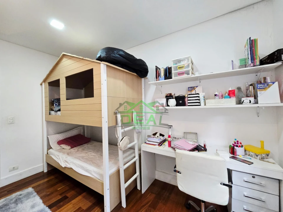 Casa Térrea Reformada na City Lapa, 4 Suítes, 6 Vagas, Piscina e Churrasqueira