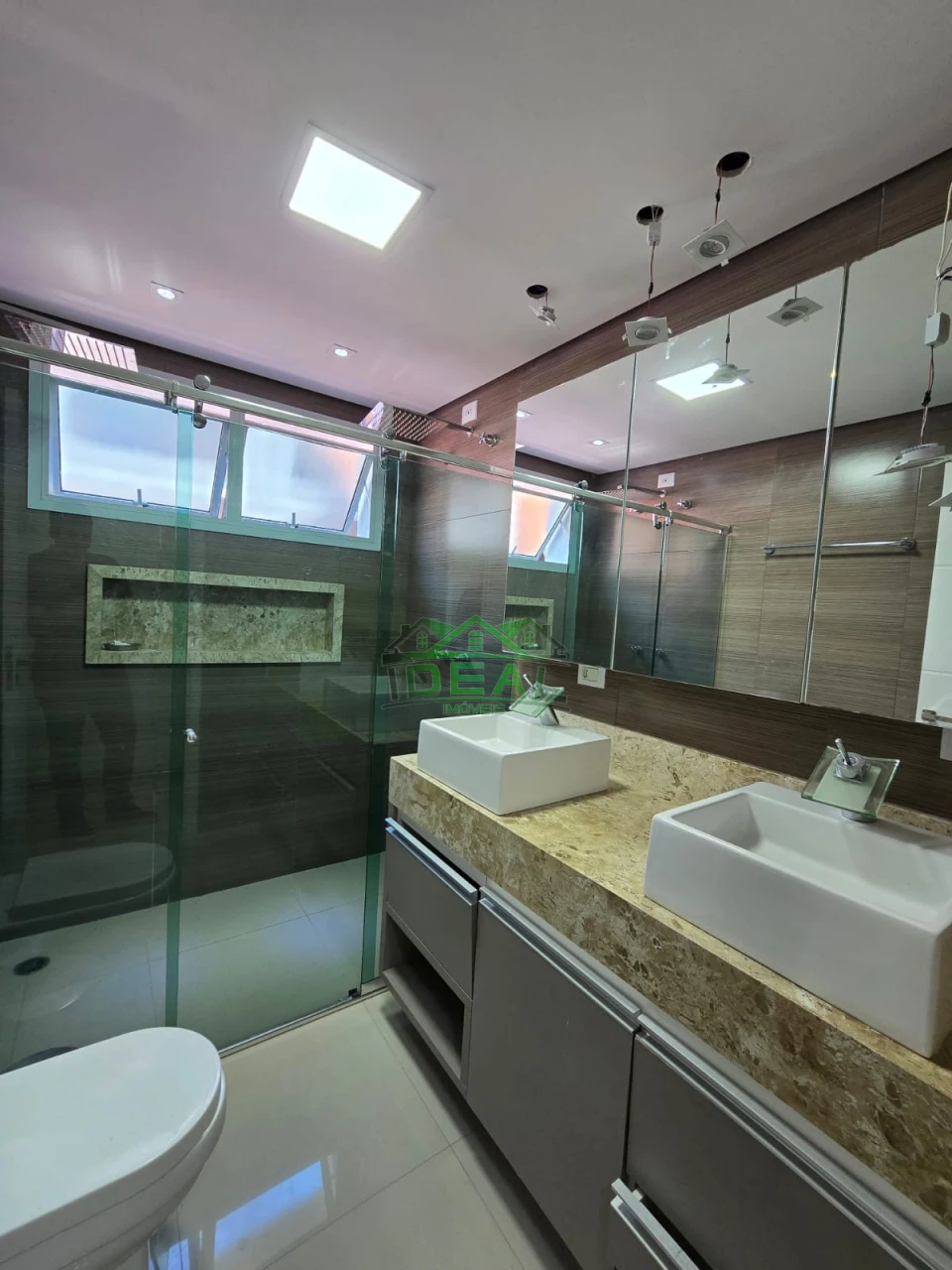 Imagens do imóveis Sobrado para Alugar no Condomínio Recanto City Anastácio, Piscina e Espaço Gourmet