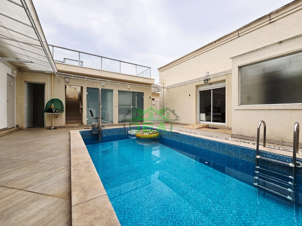 Casa Térrea Reformada na City Lapa, 4 Suítes, 6 Vagas, Piscina e Churrasqueira