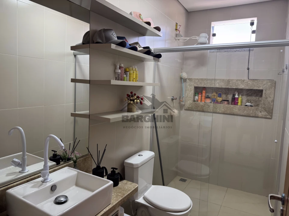 Venda De Casa Ampla E Moderna
