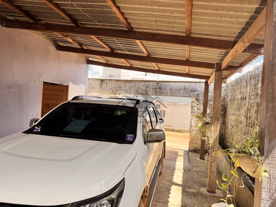 Venda De Casa Com Piscina Em Esquina Bem Localizada No Bairro São Cristóvão
