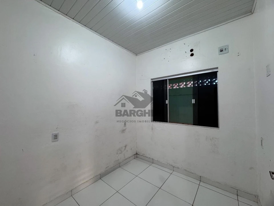 Venda De Casa Com 03 Quartos No Bairro São Pedro