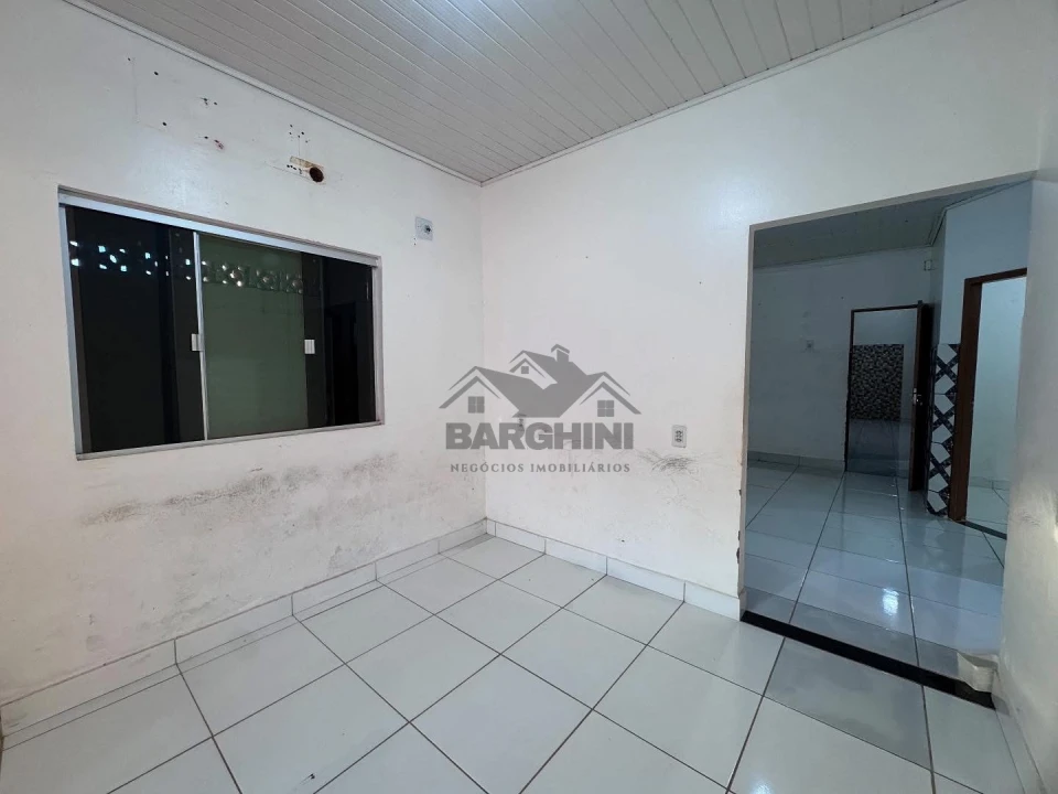 Venda De Casa Com 03 Quartos No Bairro São Pedro