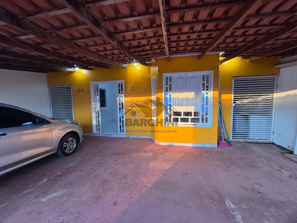 Venda De Casa Com 03 Quartos No Bairro São Pedro