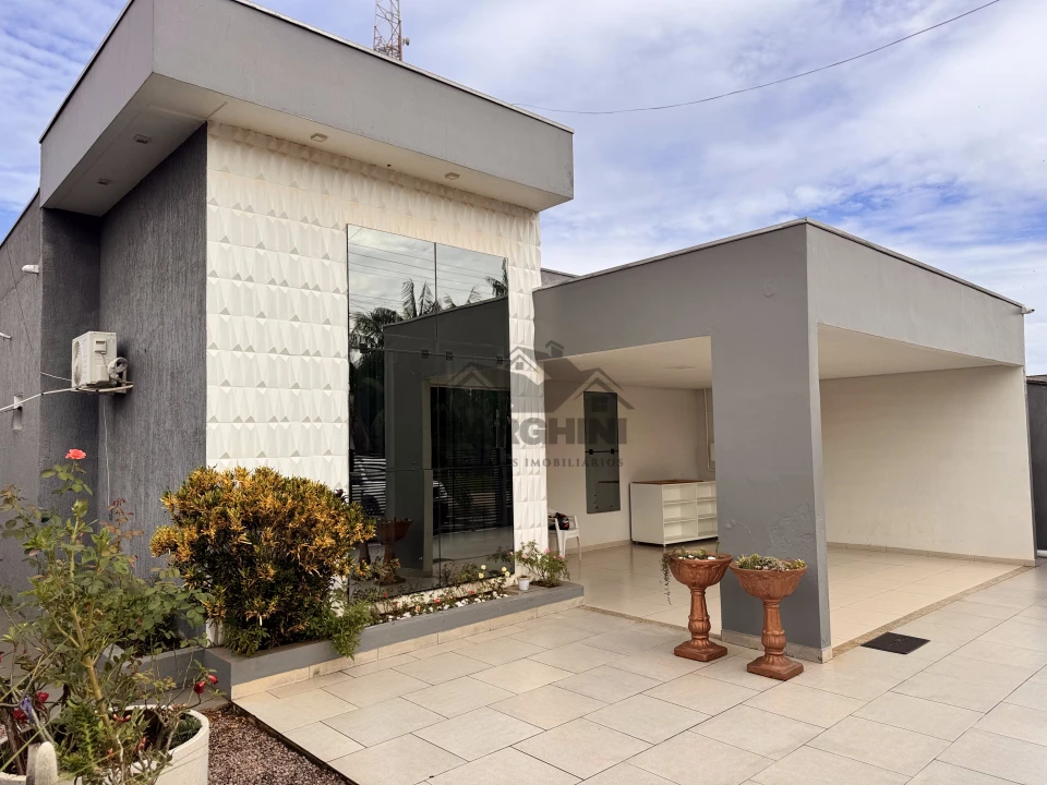 Venda De Casa Ampla E Moderna