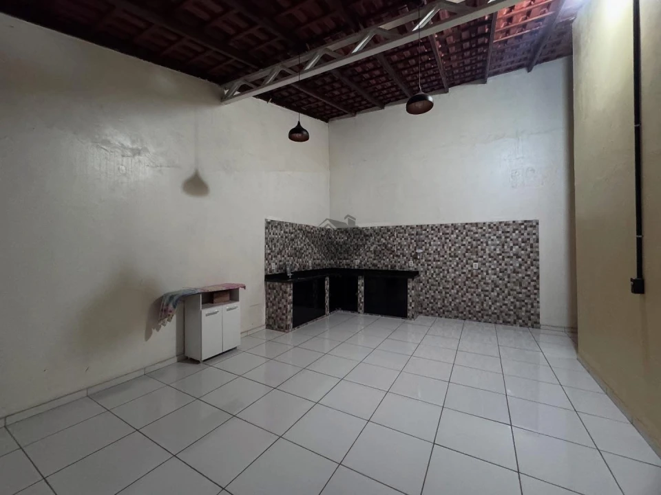 Venda De Casa Com 03 Quartos No Bairro São Pedro