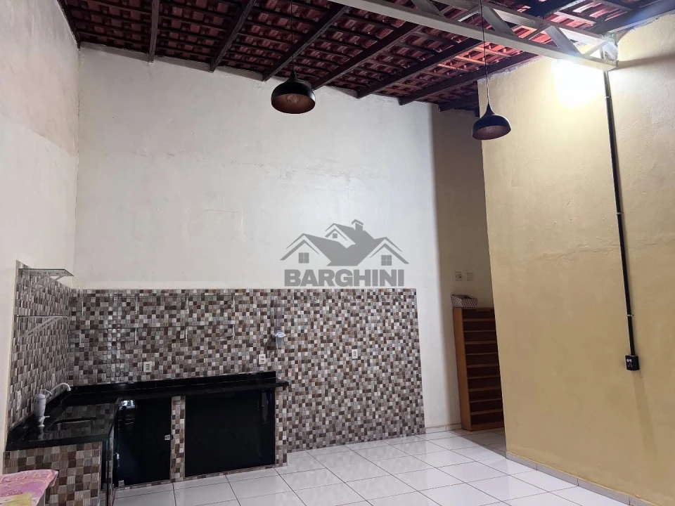 Venda De Casa Com 03 Quartos No Bairro São Pedro