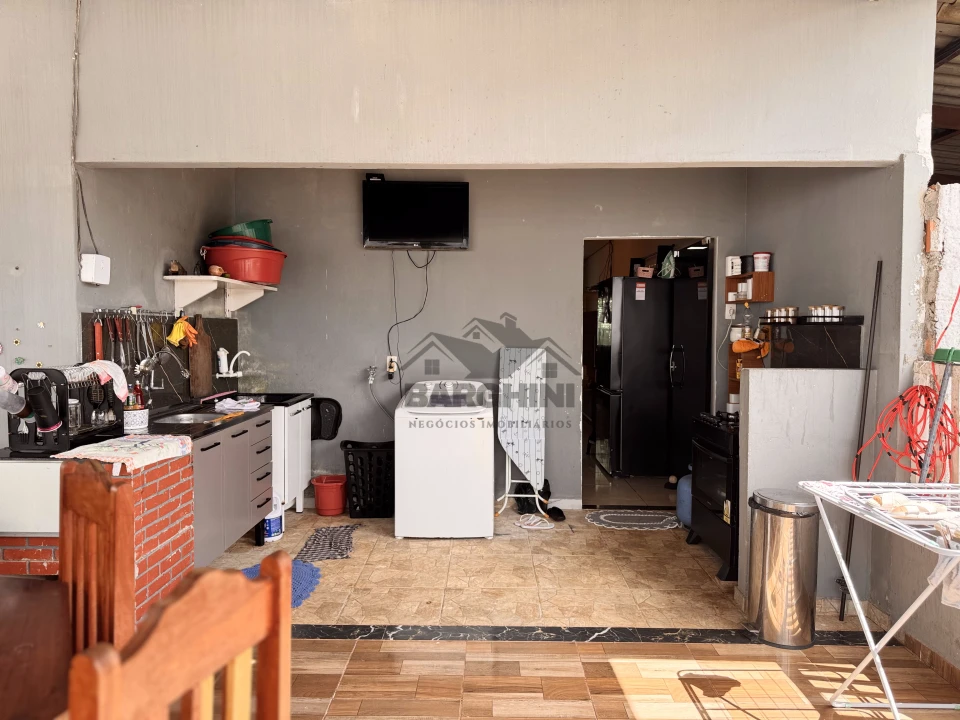 Venda De Casa Com Piscina Em Esquina Bem Localizada No Bairro São Cristóvão