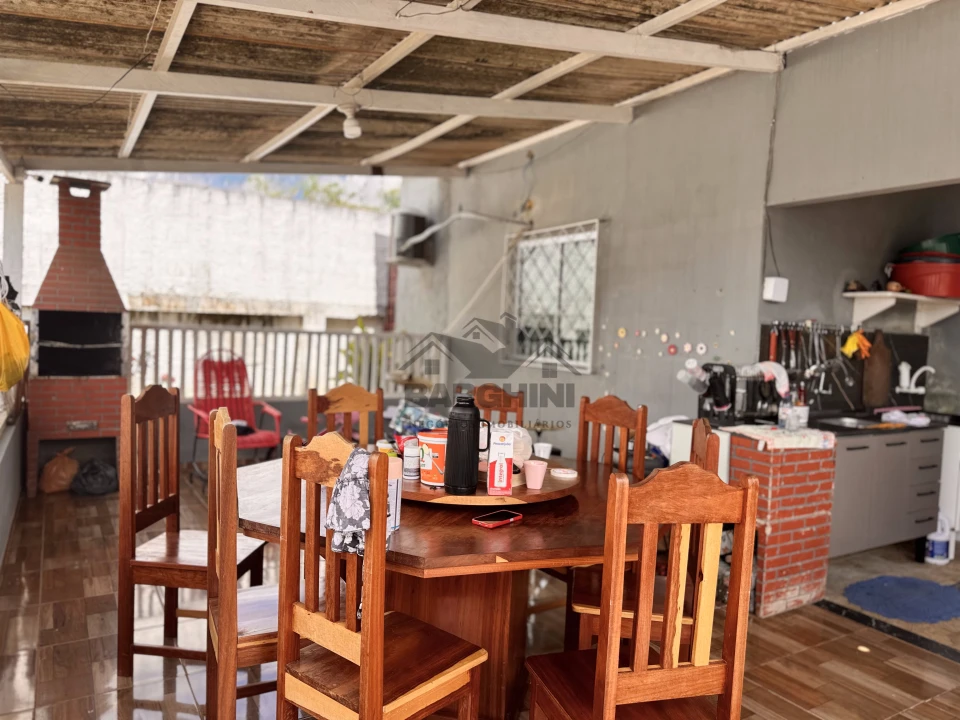 Venda De Casa Com Piscina Em Esquina Bem Localizada No Bairro São Cristóvão