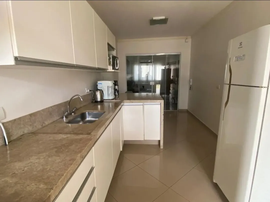 Imagens do imóveis Casa à venda próxima ao aeroporto em Londrina