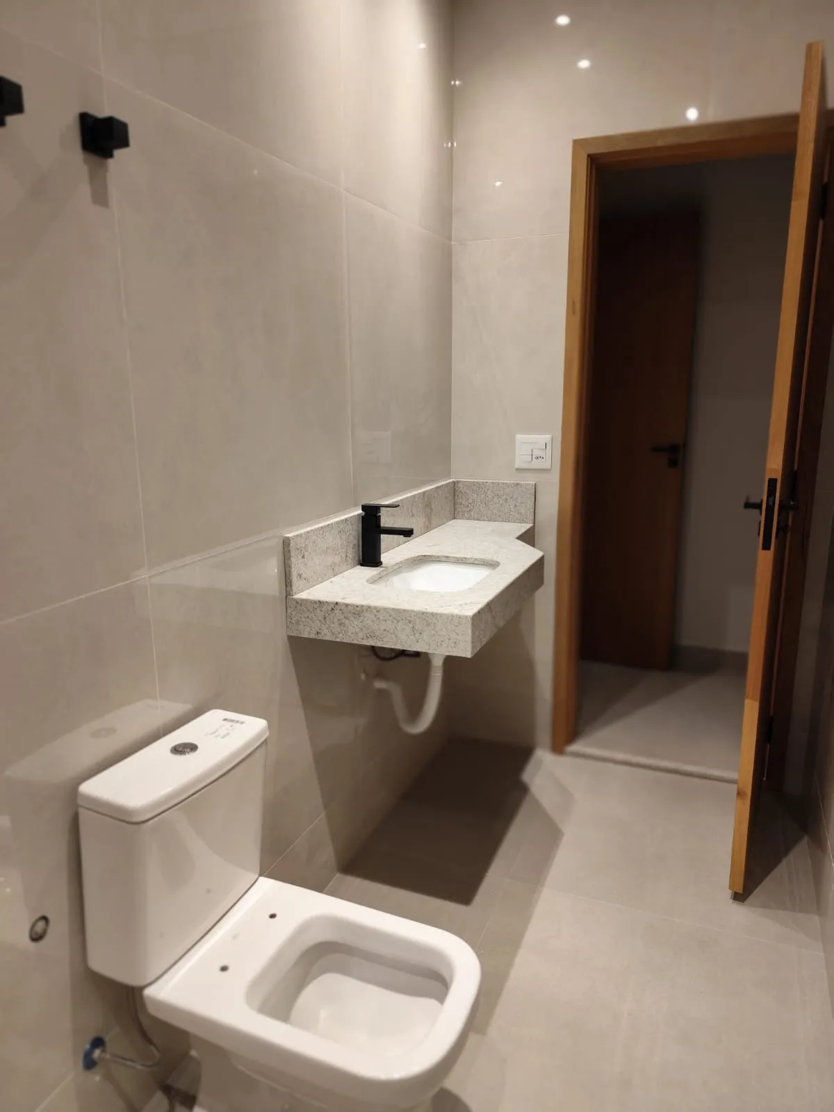 Imagens do imóveis CASA NOVA À VENDA NO CHAMONIX