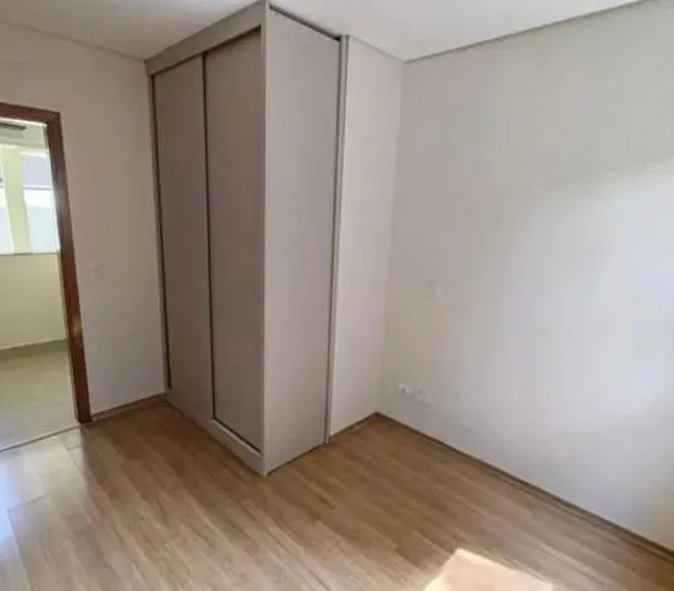 Imagens do imóveis Casa no Condomínio Royal Maison