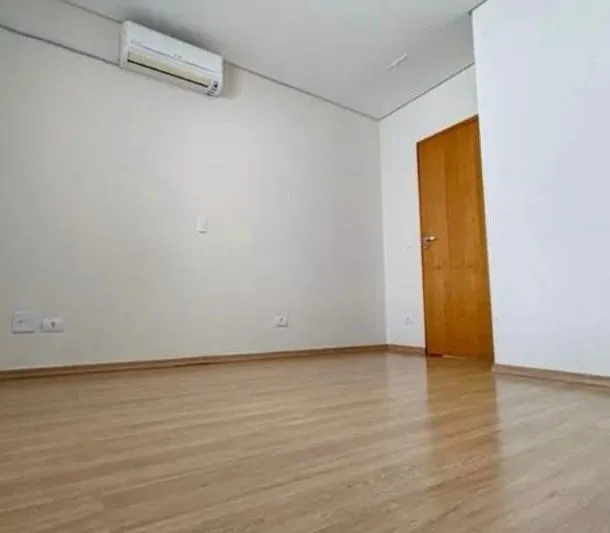 Imagens do imóveis Casa no Condomínio Royal Maison