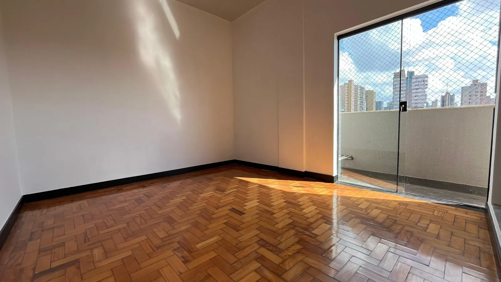 Imagens do imóveis Condomínio Edifício Tókio