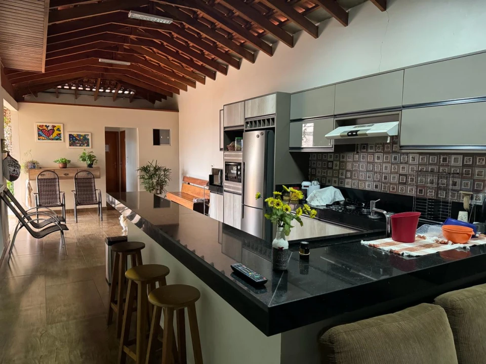 Imagens do imóveis CASA JD SHANGRI-LA