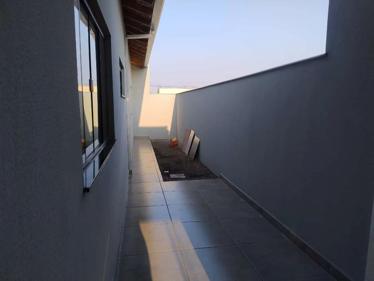 Imagens do imóveis CASA GEMINADA Á VENDA NA ZONA NORTE